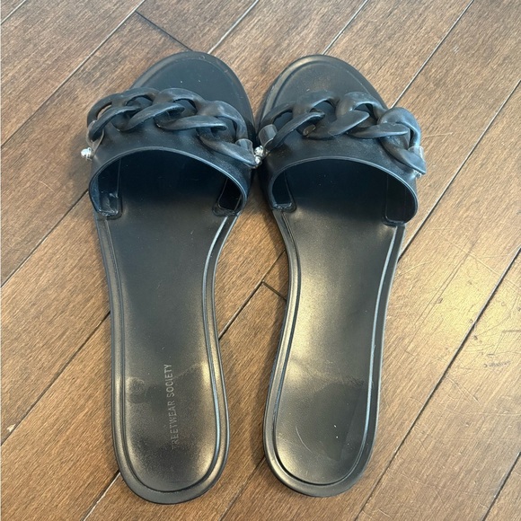 Black Slide Sandals with Chain Detail size 6 - Picture 2 of 6